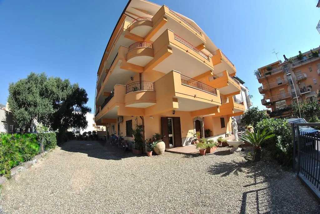 B&B Mareagro Santa Teresa di Riva 3*,