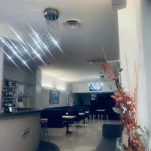Holiday- Finestrella Szálloda Bologna